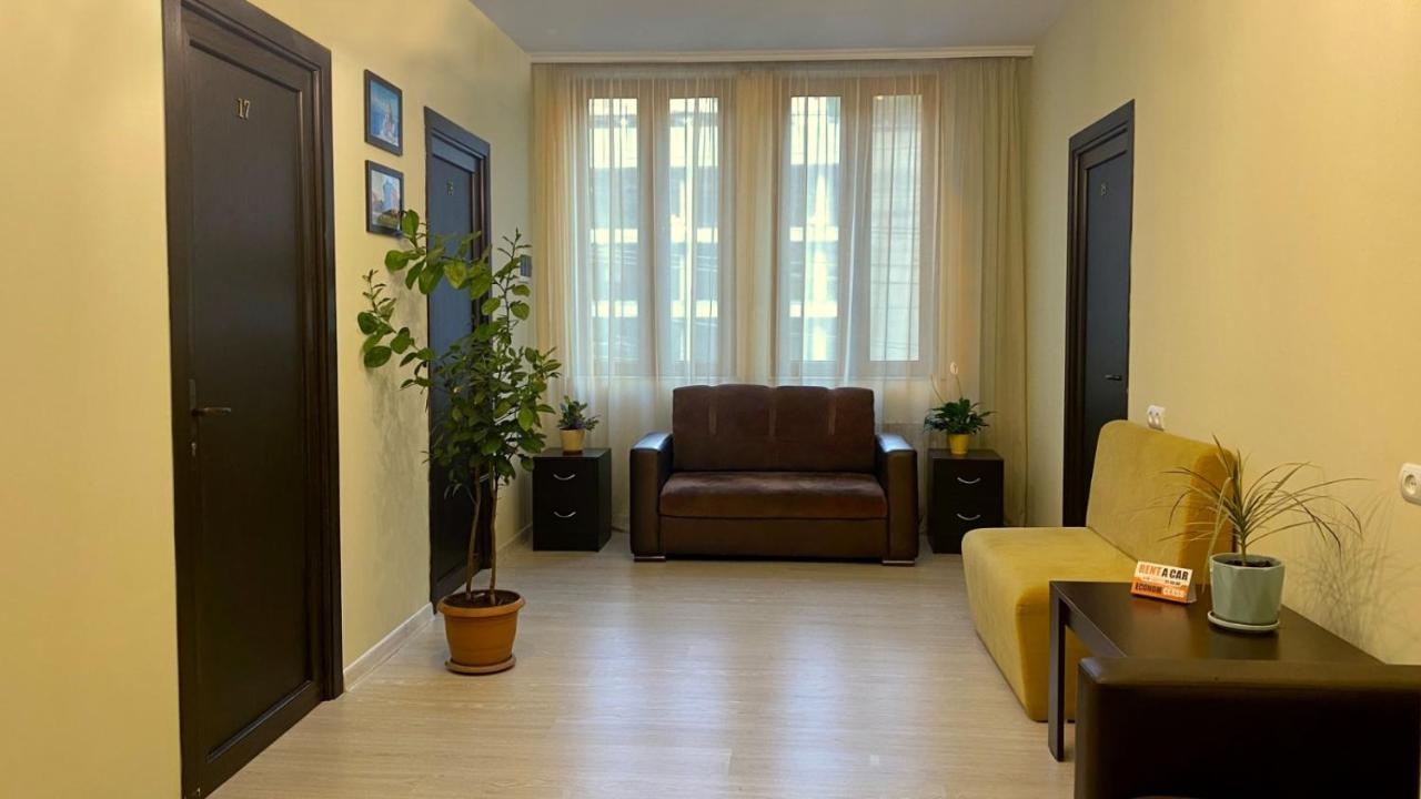 Merien Hotel Yerevan Exterior photo